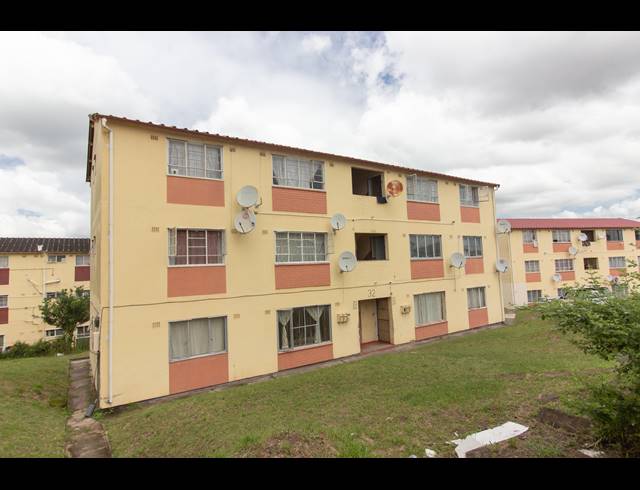 2 BEDROOM FLAT TO LET IN WOODHURST